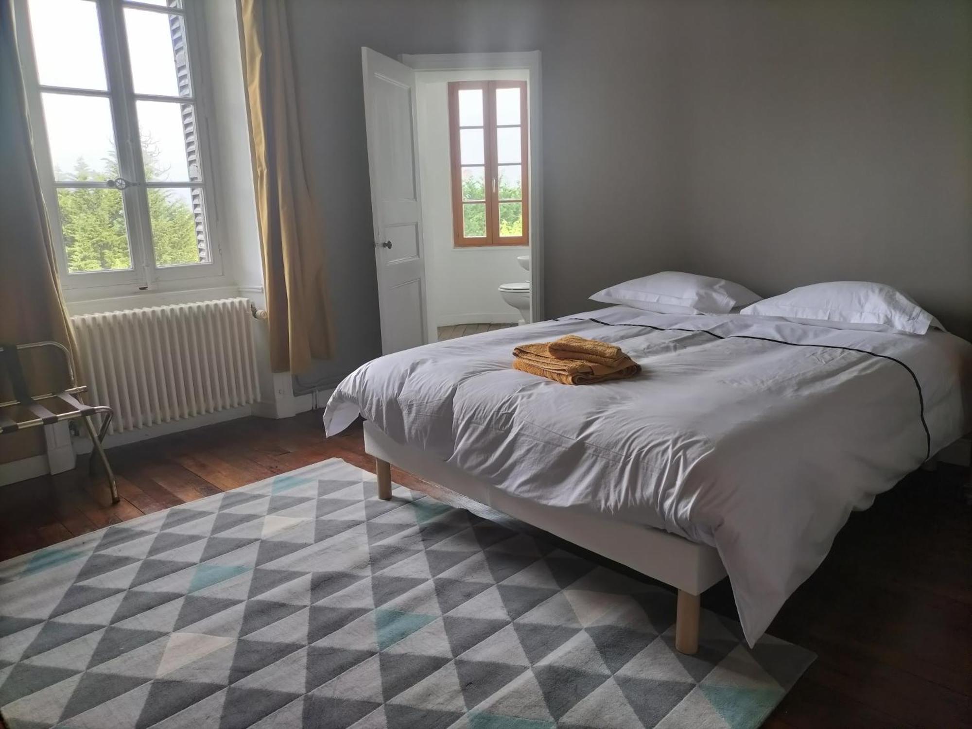 Chateau Le Puybelliard Bed & Breakfast Chantonnay Exterior photo