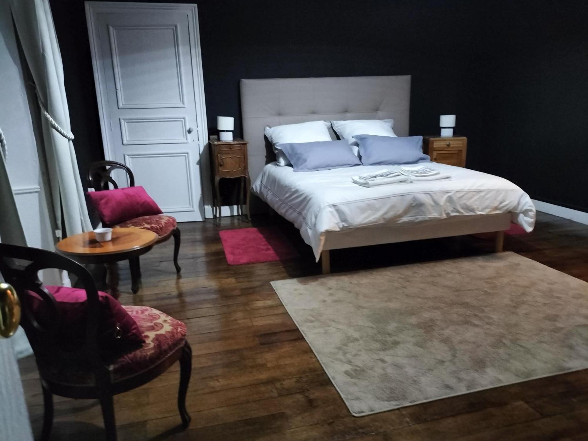 Chateau Le Puybelliard Bed & Breakfast Chantonnay Exterior photo